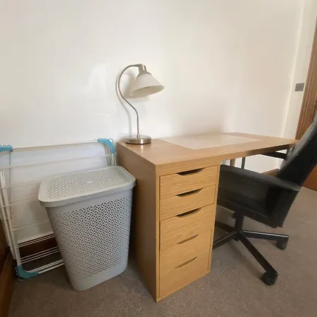 Sandys Contractor Rooms, Ramsden Street Pensión