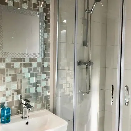 Sandys Contractor Rooms, Ramsden Street Gasthuis